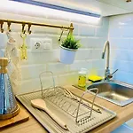 Boho Vibes Beachfront Detached House בית נופש *