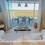 בית נופש Boho Vibes Beachfront Detached House *