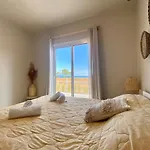 Boho Vibes Beachfront Detached House *
