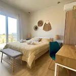 בית נופש Boho Vibes Beachfront Detached House
