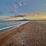 בית נופש Boho Vibes Beachfront Detached House *