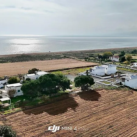 Boho Vibes Beachfront Detached House 펜션 *