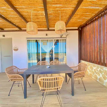 Casa de Férias Boho Vibes Beachfront Detached House Analipsis (Messinia)