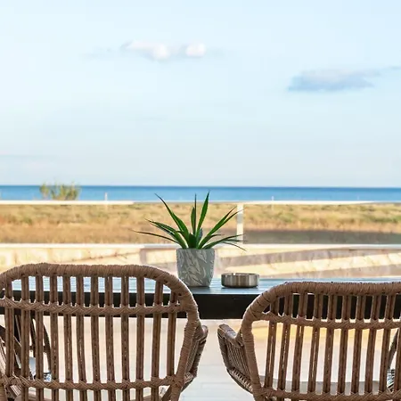 Casa de Férias Boho Vibes Beachfront Detached House