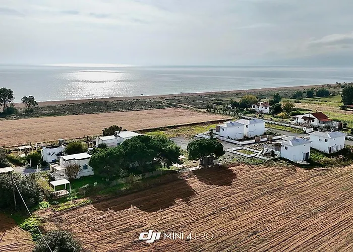 Boho Vibes Beachfront Detached House Dom wakacyjny *